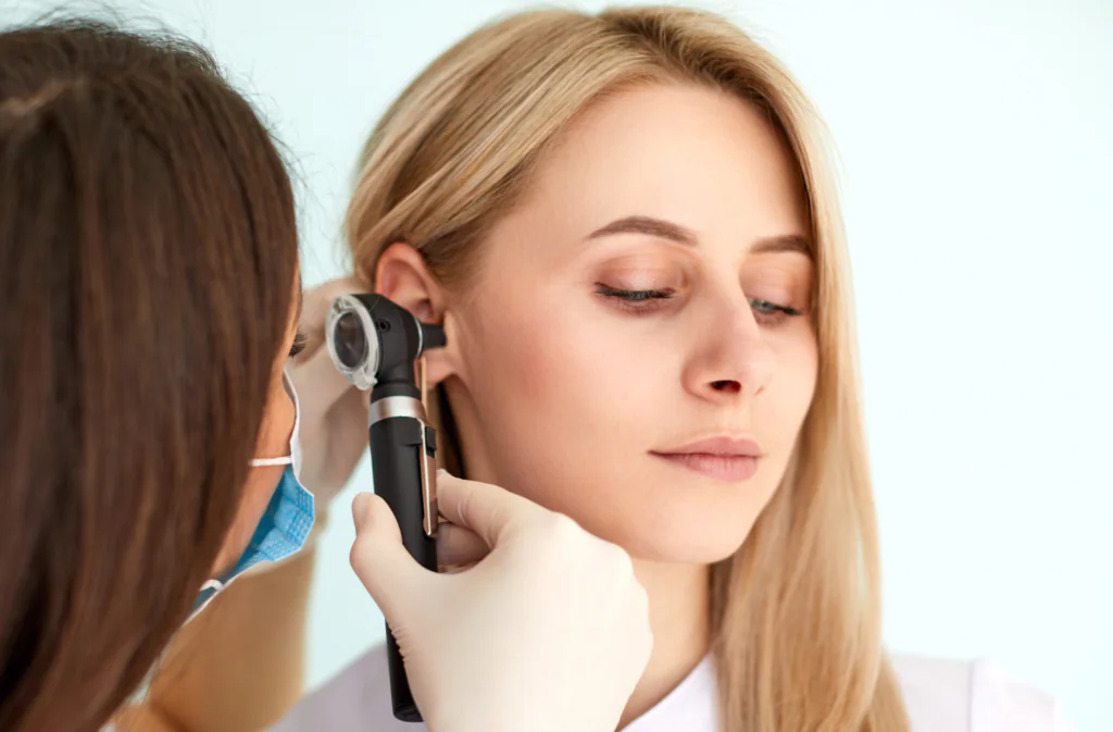 Sposoby leczenia szumu w uszach od terapii behawioralnej do farmakoterapii
